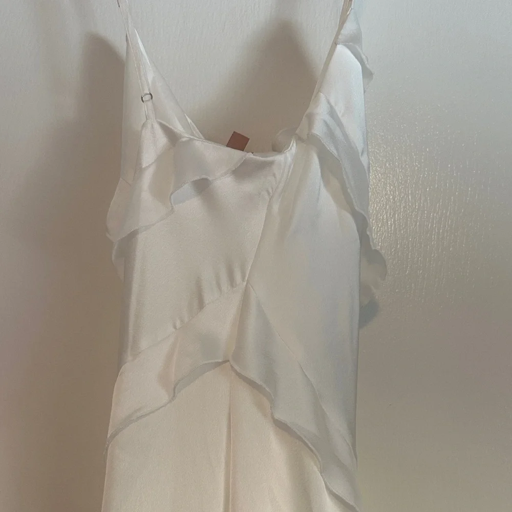 NWT Show Me Your MuMu Ivory Ruffle Wedding Gown - Picture 10 of 10